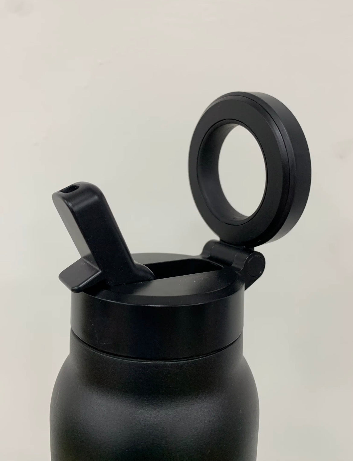 OVEE Magnetic Water Bottle